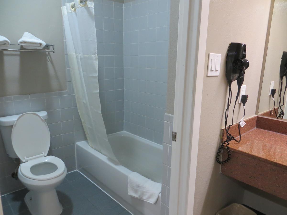 Regency Suites Iah Beltway 8 Houston Buitenkant foto